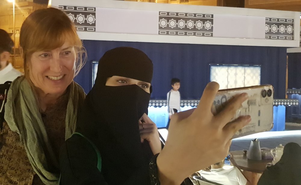 Selfies überall, mit und ohne Abaya
