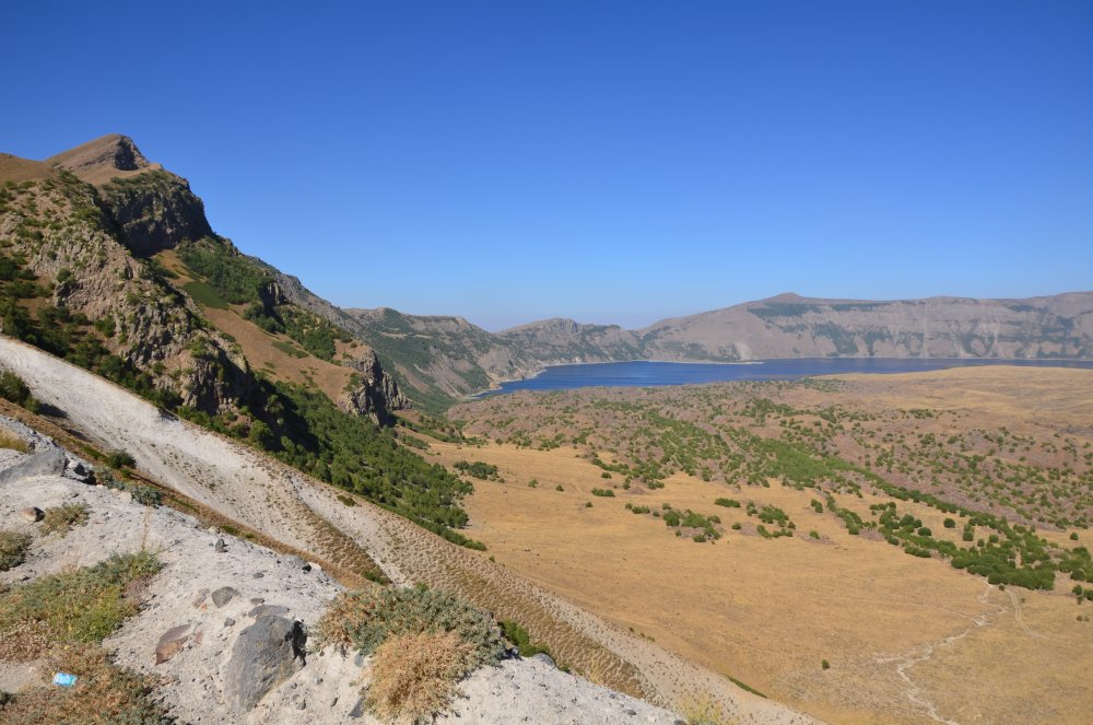 Blick in den Nemrud Krater