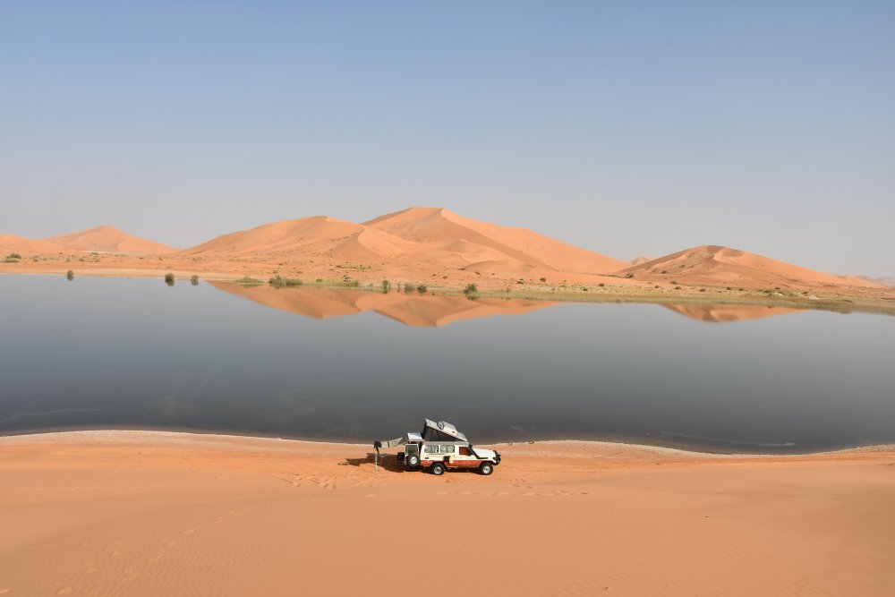 Traumhafte Seenlandschaft in der Rub al-Khali Wüste